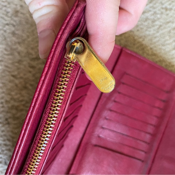 Louis Vuitton Amelia Mahina monogram leather wallet on chain crossbody - Picture 14 of 15